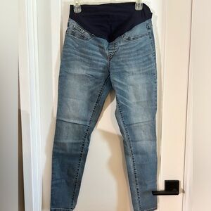 Maternity Levi jeans